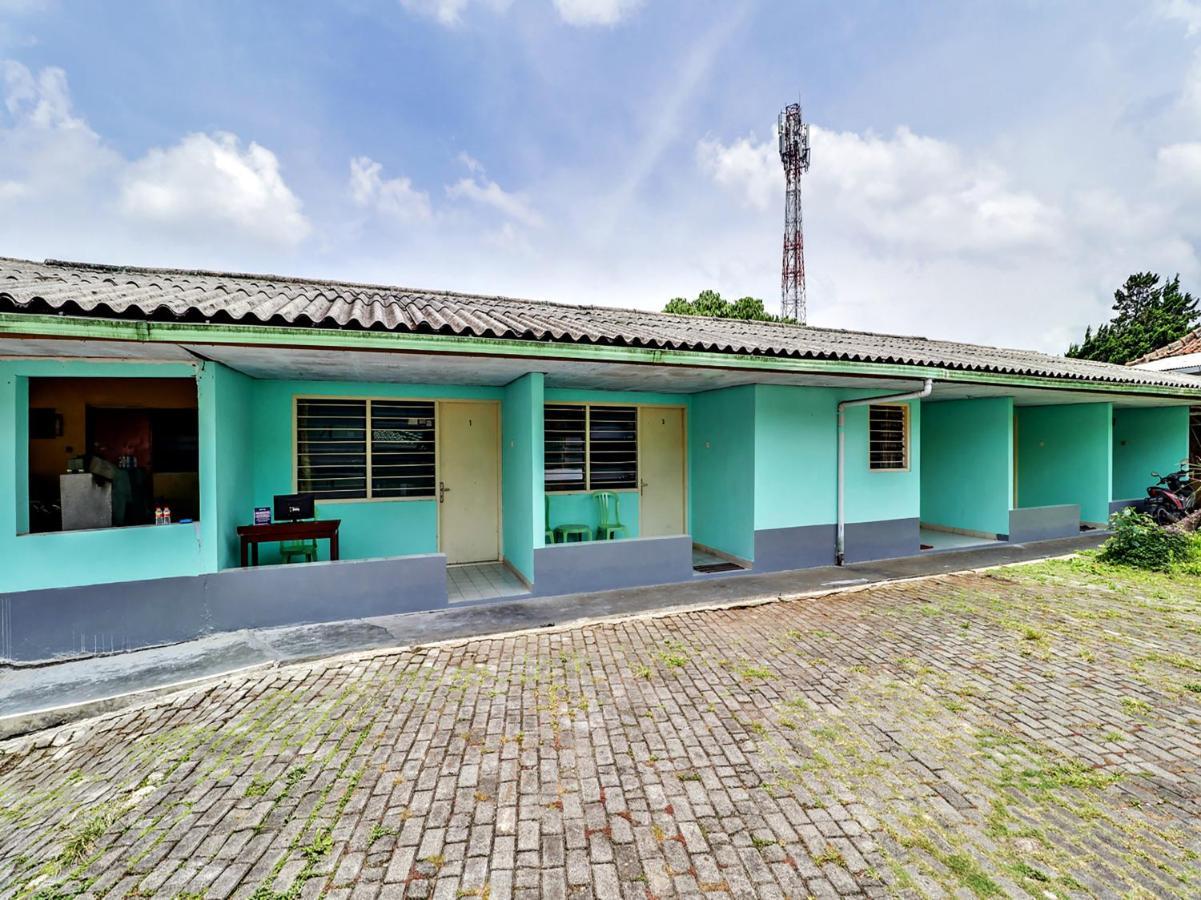 Spot On 90003 Villa Tawang Чианджур Екстериор снимка