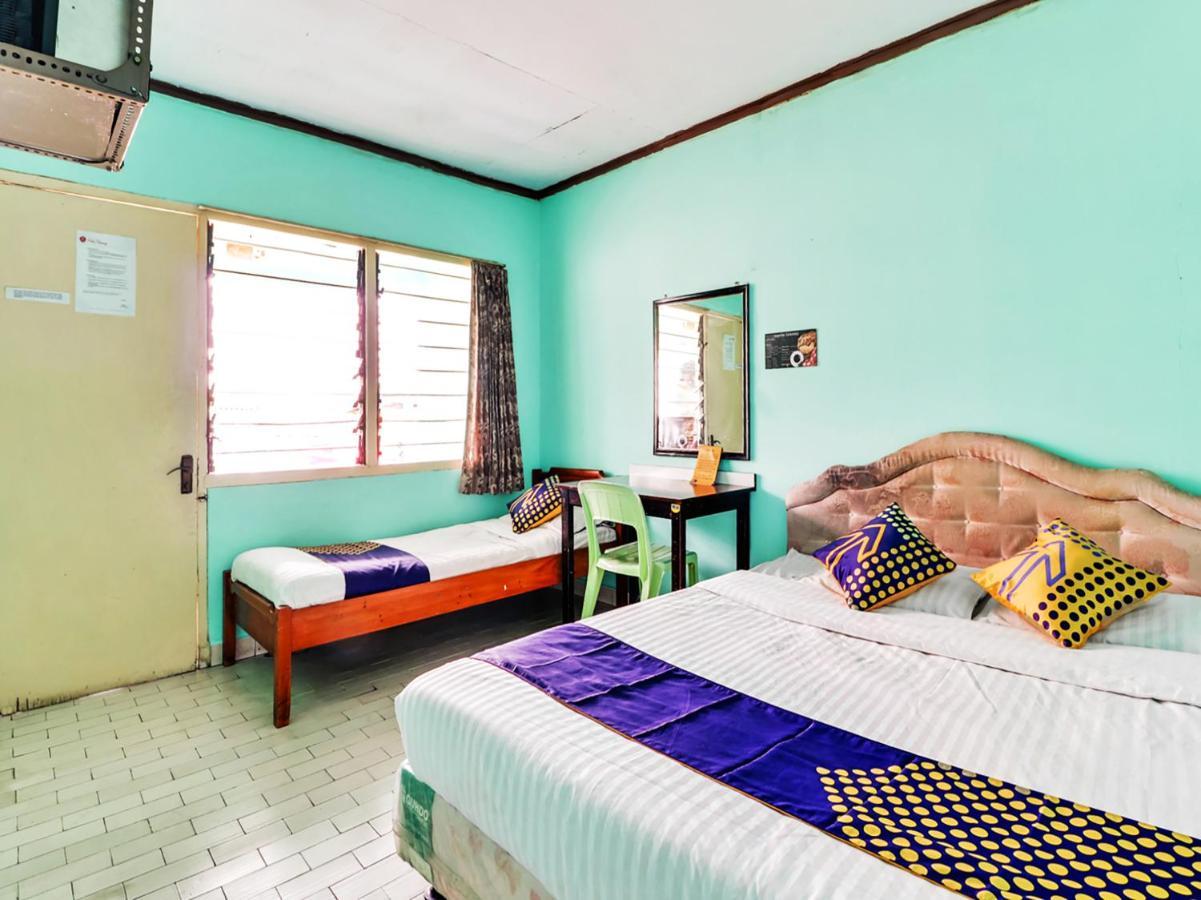 Spot On 90003 Villa Tawang Чианджур Екстериор снимка