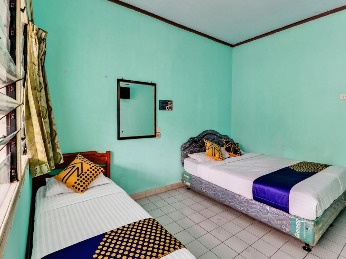Spot On 90003 Villa Tawang Чианджур Екстериор снимка