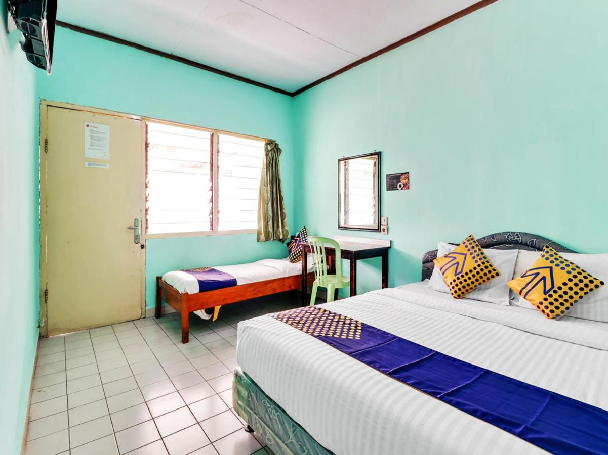 Spot On 90003 Villa Tawang Чианджур Екстериор снимка