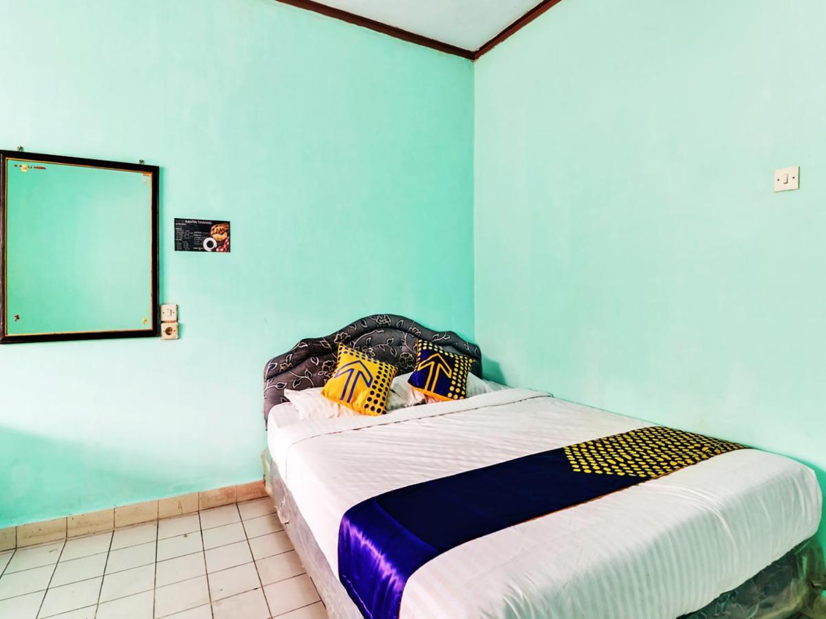 Spot On 90003 Villa Tawang Чианджур Екстериор снимка
