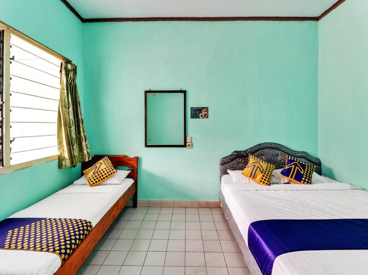 Spot On 90003 Villa Tawang Чианджур Екстериор снимка
